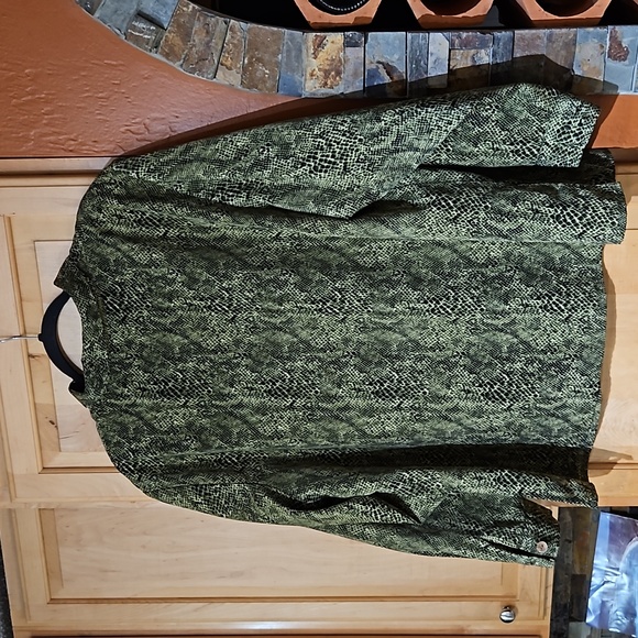Susan Graver Style Multicolor Snakeskin Print Button Up Long Sleeve Top Shirt - Picture 2 of 3